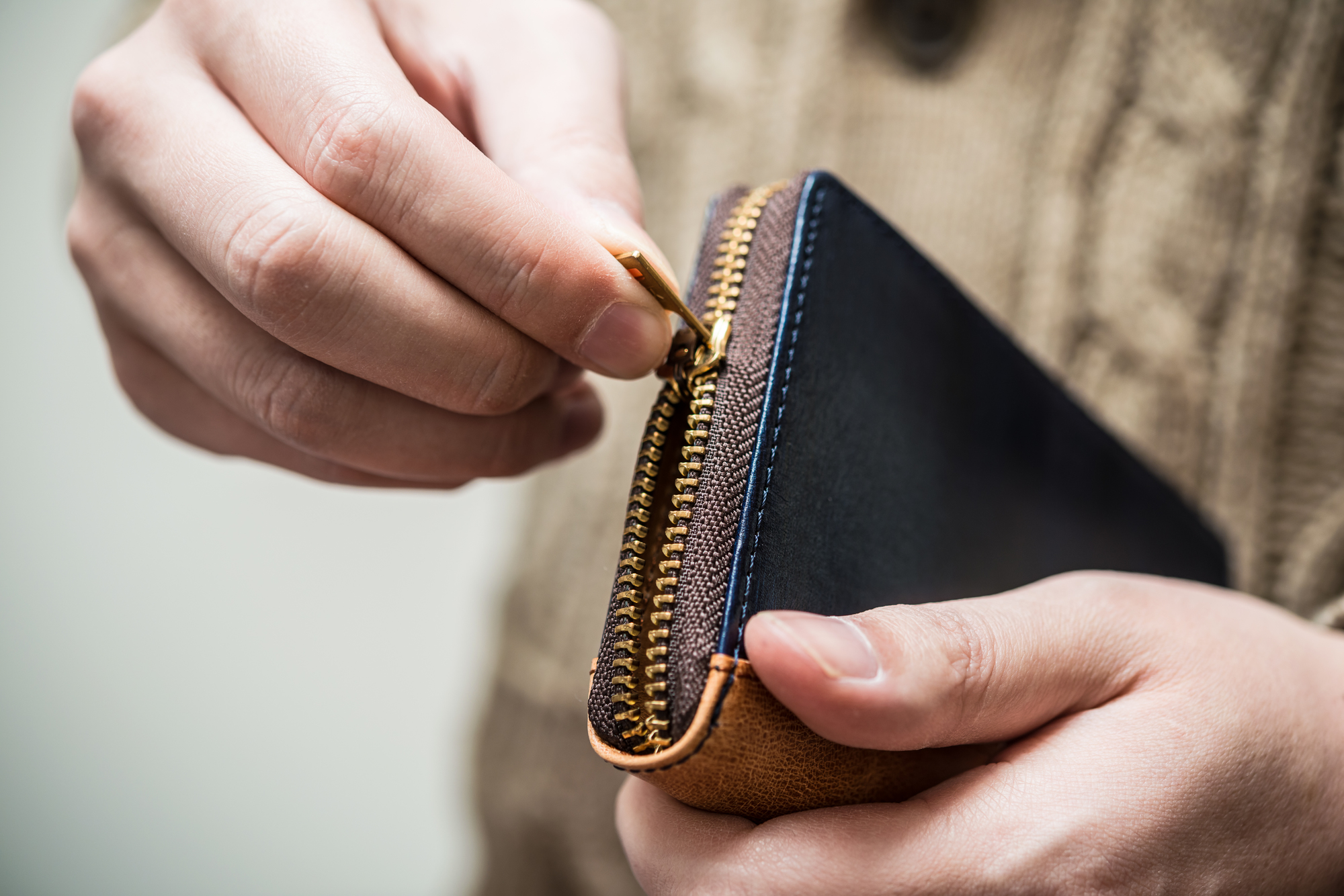 使いやすい財布はメンズのl字ファスナー おすすめブランドのまとめ 財布メンズセレクション