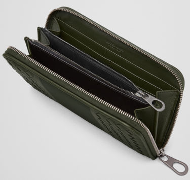 財布はメンズにとって重要なアイテム！普通の財布に飽きてしまった方におすすめの「緑」の財布とは